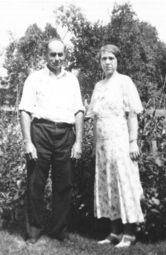 Raymond E CONGDON